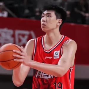 kaiyun-稳定发挥！徐昕出战24分钟，投篮6中5得到12分6篮板1助攻