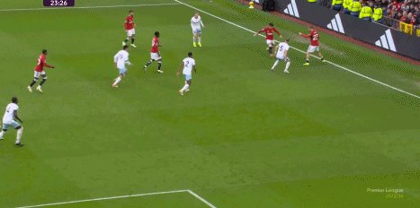 1707089224010096969.gif 曼联.gif